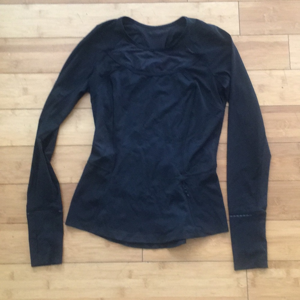 Lulu lemon trail bound running shirt size 4